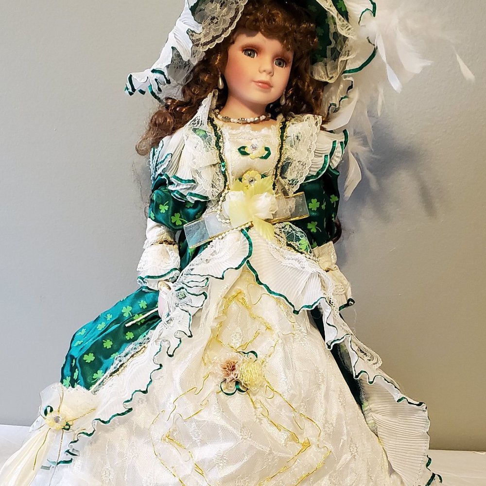 Red Hair 17" Irish Beauty Green Clover Dress Umbrella Doll